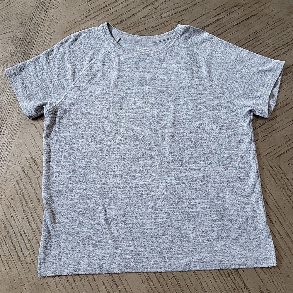 St. John's Bay size Large gray short sleeve top🤍